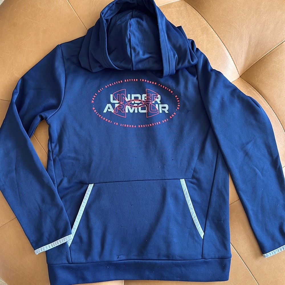 🍄 UA fleece mission hoodie, M